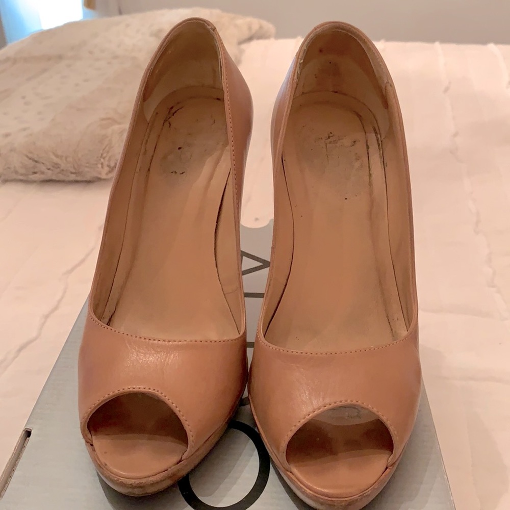 Leofa Tan Peep Toe Heels